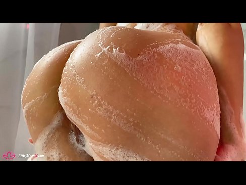❤️ Brunette Masturbates Pussy com Vibrador para Orgasmo Intenso no Chuveiro ️ Porno em nós ❌❤