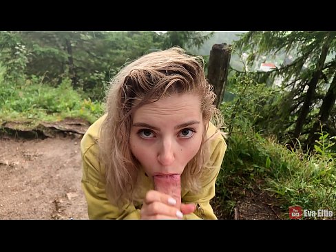 ❤️ Garota engole a ejaculação depois de um broche público - Eva Elfi ️ Porno em nós ❌❤